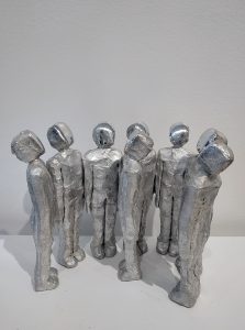Hominium Sculpture en aluminium Hominium groupe de 8 personnages. Pièce unique