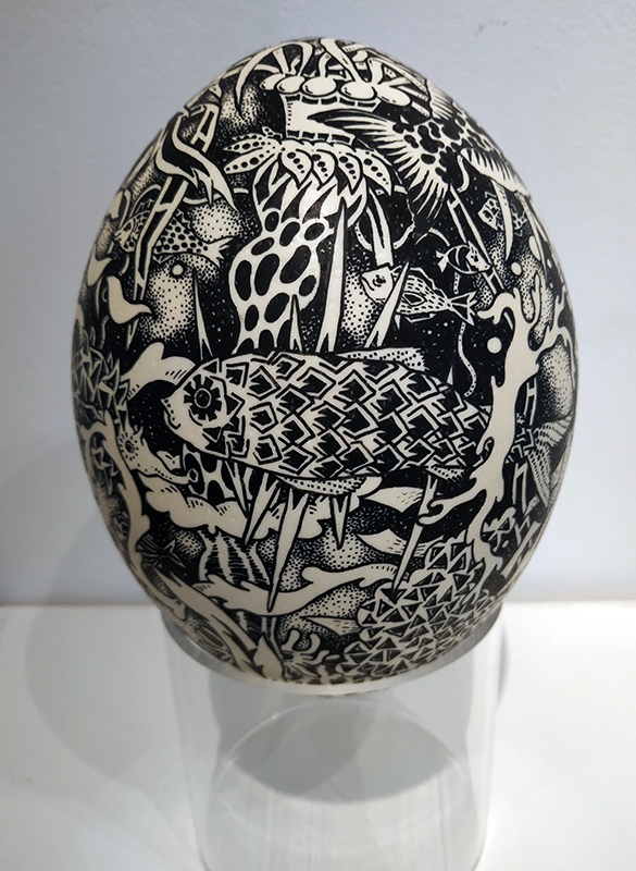 CLAIRE FANJUL Drawing with Posca ink on ostrich egg